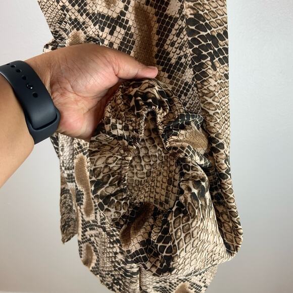 Lani California Snake Print Short Romper Small - Picture 6 of 7